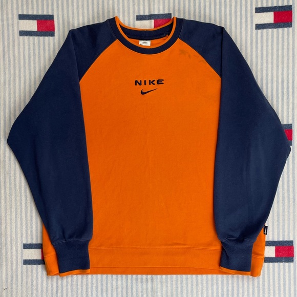 nike middle swoosh crewneck